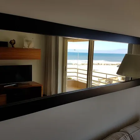 Facing The Sea פוראדורו